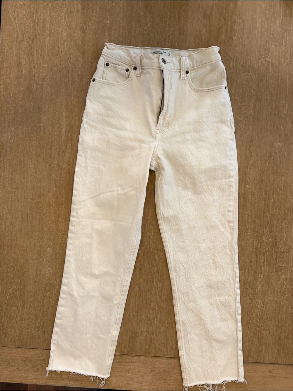 Abercrombie & Fitch 90s Straight Ultra High Rise Jeans Ivory 27/4 Raw Hem